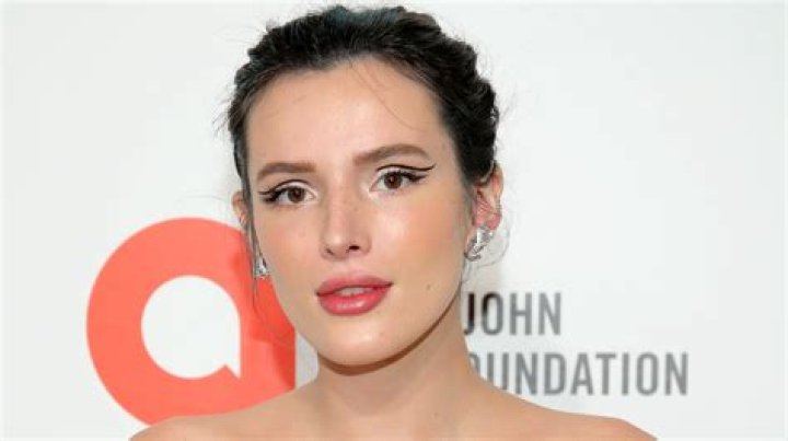 Bella Thorne Scandal | What Did She Do | Leaked Video & Controversy