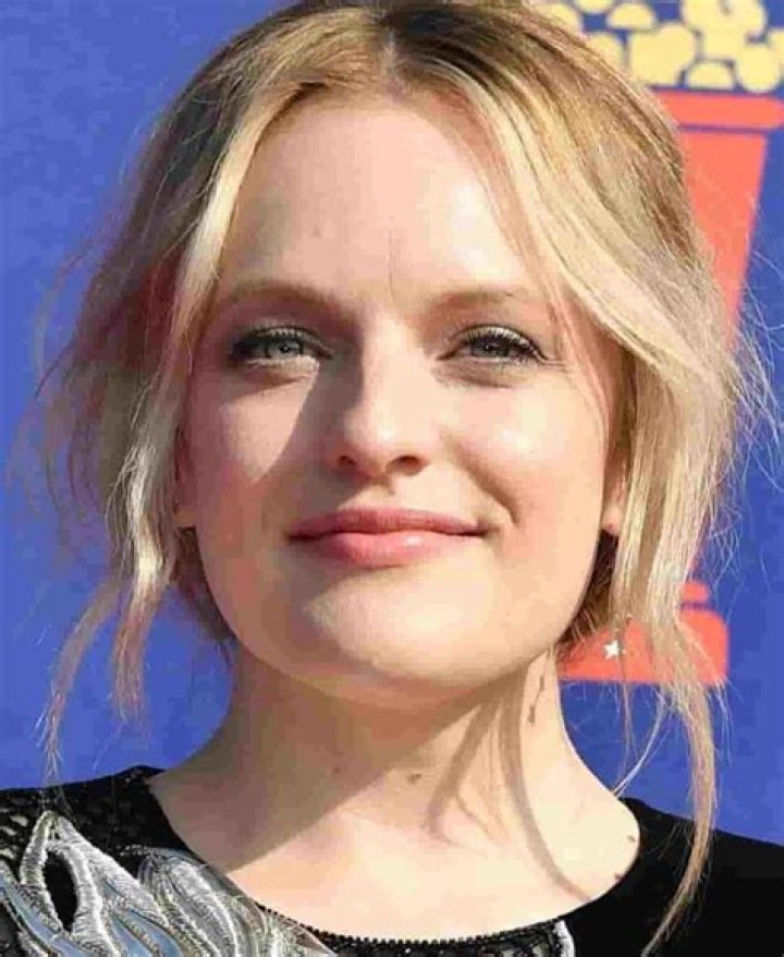 Elisabeth Moss | Bio, Age, Net Worth, Relationship, Career