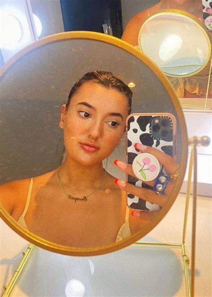 Eloise Fouladgar- Bio, Height, Net Worth, Boyfriend, Dating