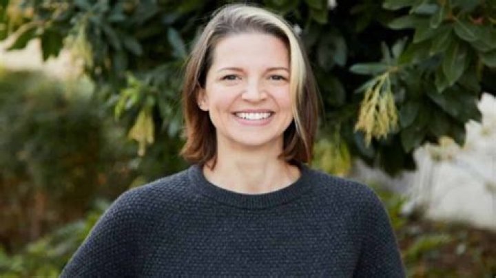 Hallie Gnatovich | Bio, Age, Net Worth, Relationship, Career
