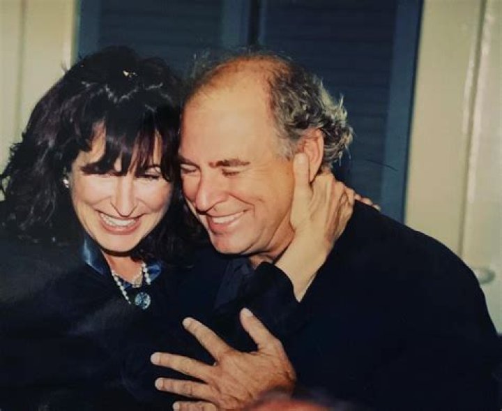 Jimmy Buffett Siblings: Sister Laurie And Lucy Buffett And Brother