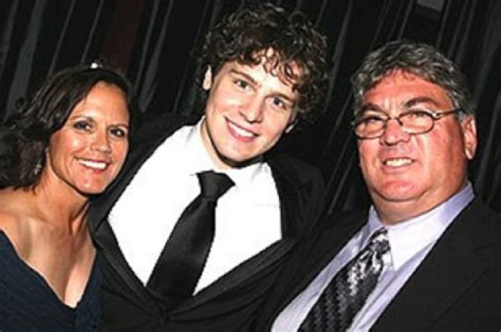 Jonathan Groff Parents Jim And Julie | Family Ethnicity And Siblings