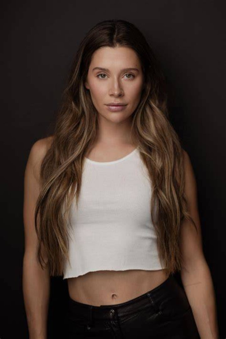 Natasha Calis