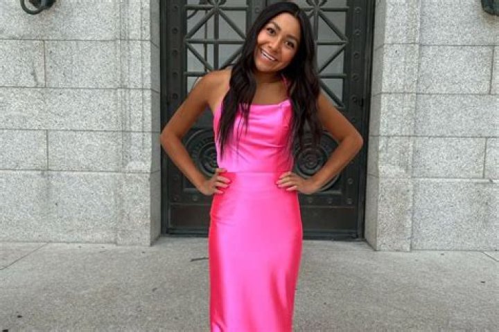 NayVee Nelson