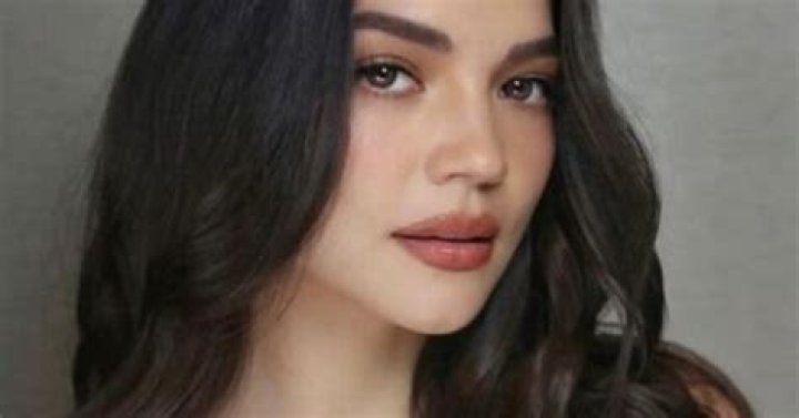 Rhian Ramos | Parents, Gareth Howell And Clara Ramos