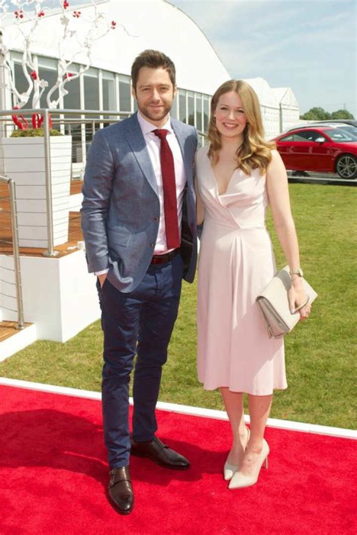 Richard Rankin Girlfriend | Meet Cara Theobald Married Life And Age Gap