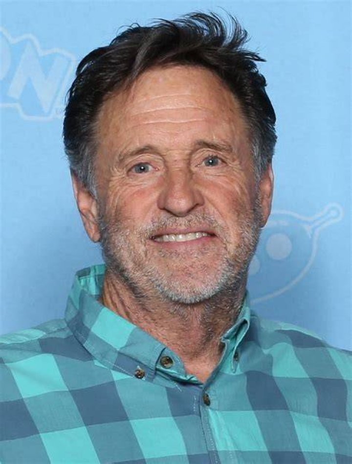 Robert Hays