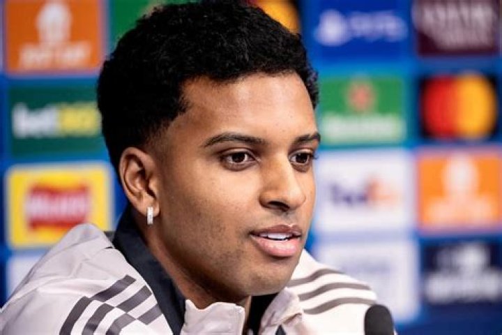 Rodrygo Goes | Bio, Age, Net Worth, Relationship, Career