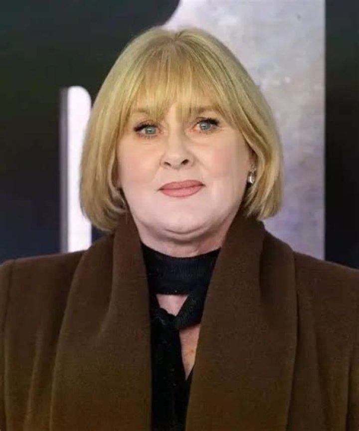 Sarah Lancashire | Bio, Age, Net Worth, Relationship, Career