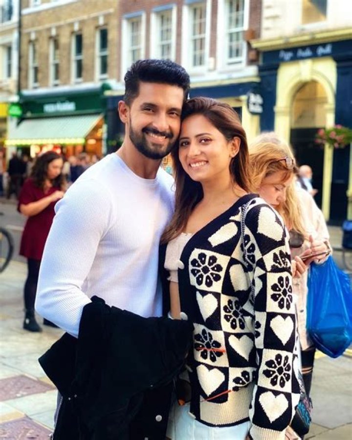 Sargun Mehta- Biography, Net Worth, Husband, Height