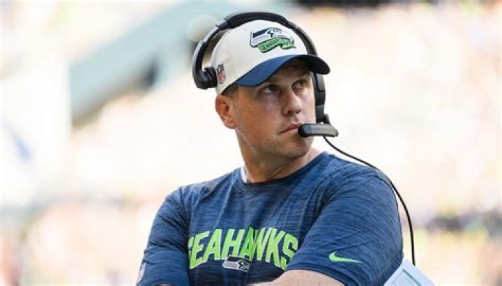 Shane Waldron Agent | Where Is Trace Armstrong Now | All About Former NFL Player