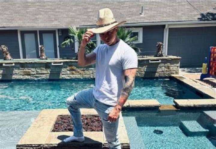 Singer Dixon Dallas Wikipedia And Age: Family And Net Worth
