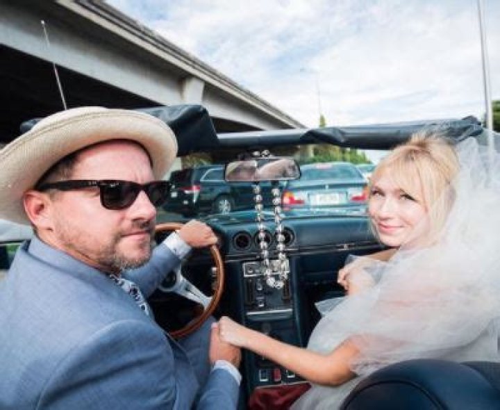 Who Is Betsy Phillips? Zachary Knighton Wife, Daughter With Ex Wife Hang Knighton