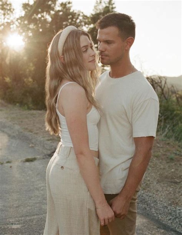 Who Is She: Are They Married Wee Man Wife Or Girlfriend